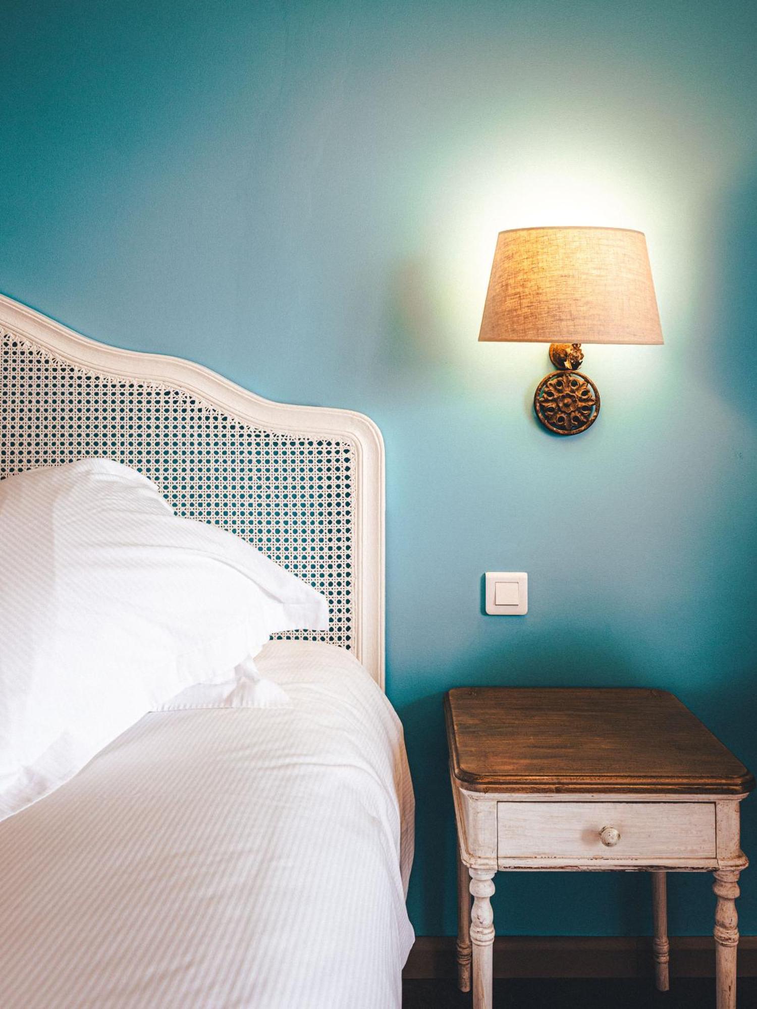 Le Suffren Hotel Grimaud Bagian luar foto