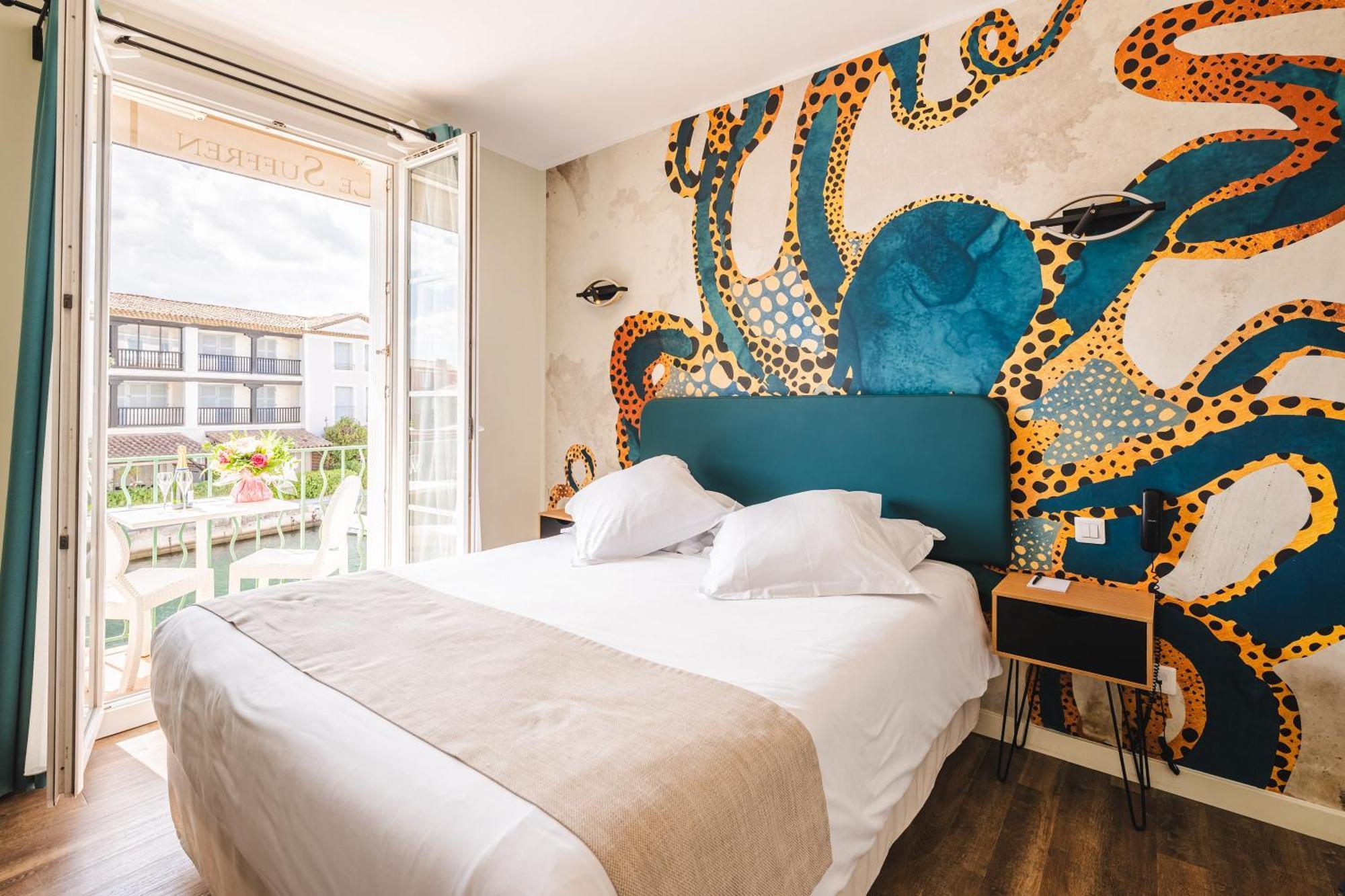 Le Suffren Hotel Grimaud Bagian luar foto