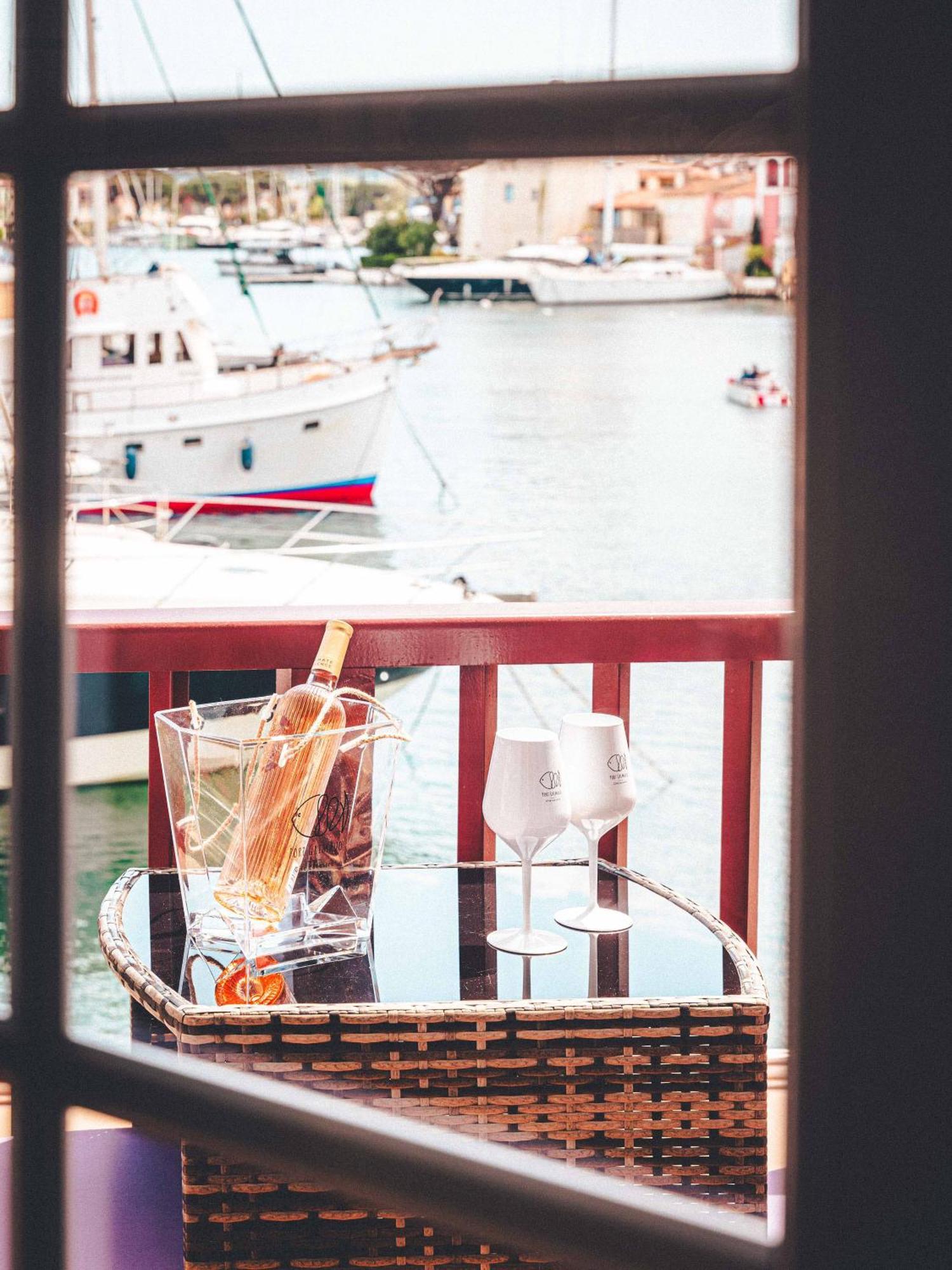 Le Suffren Hotel Grimaud Bagian luar foto