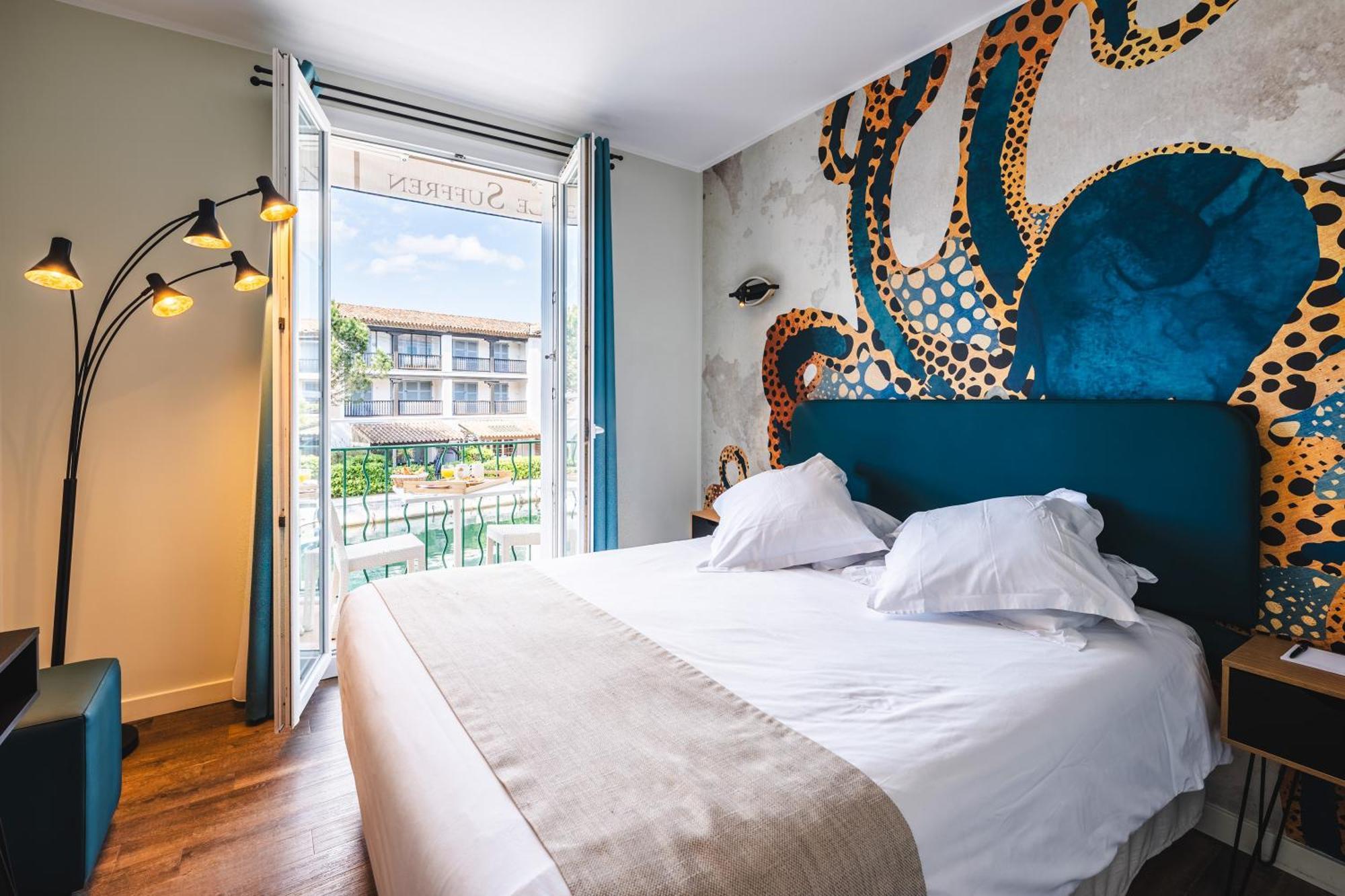 Le Suffren Hotel Grimaud Bagian luar foto