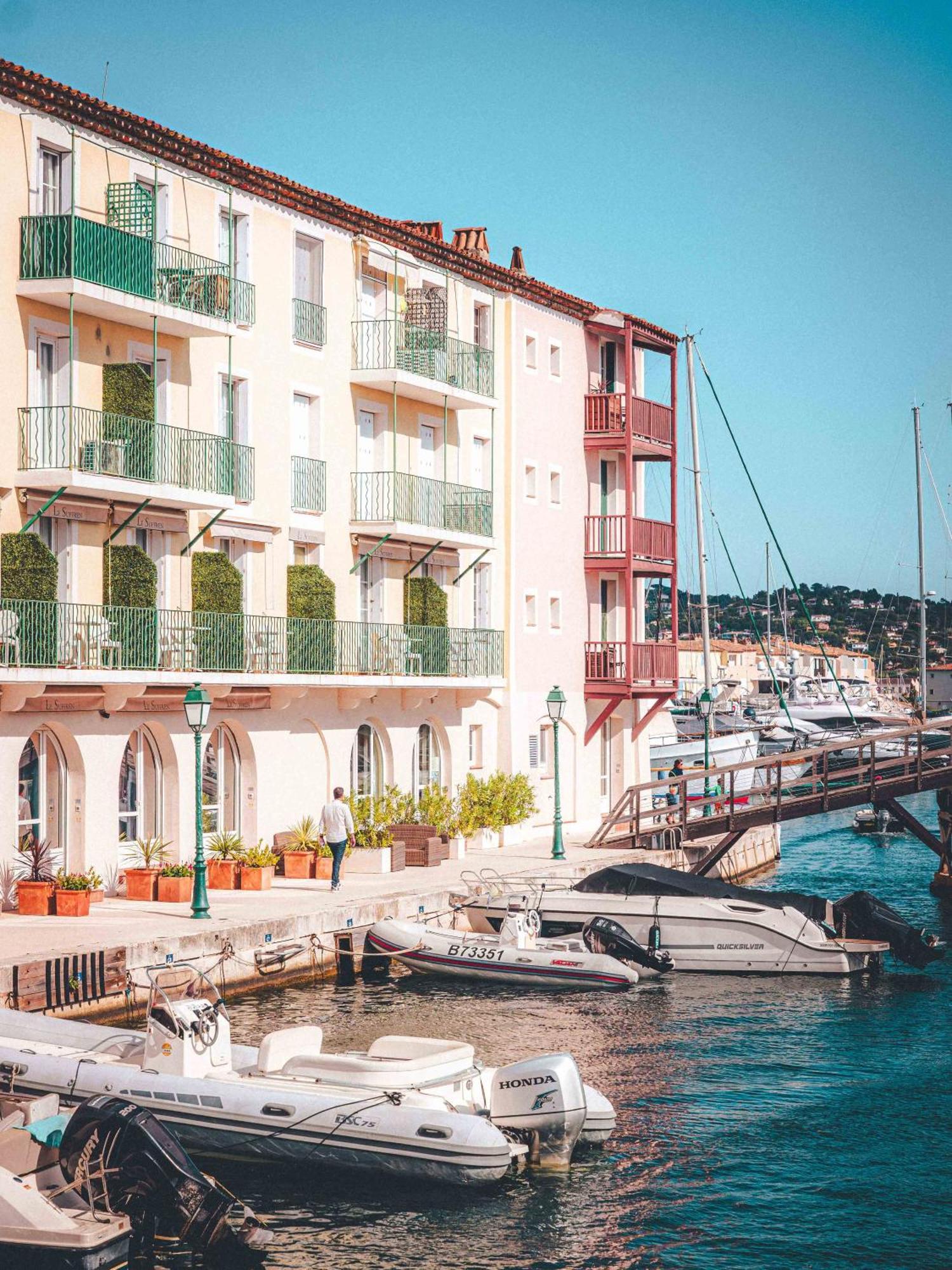 Le Suffren Hotel Grimaud Bagian luar foto