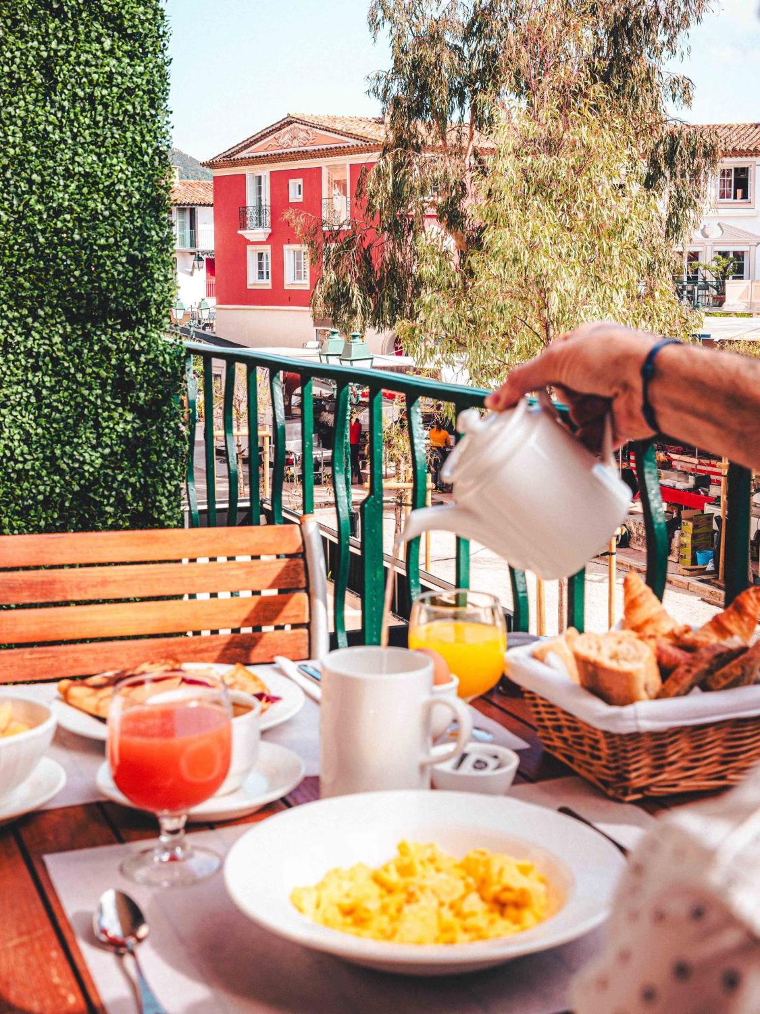 Le Suffren Hotel Grimaud Bagian luar foto