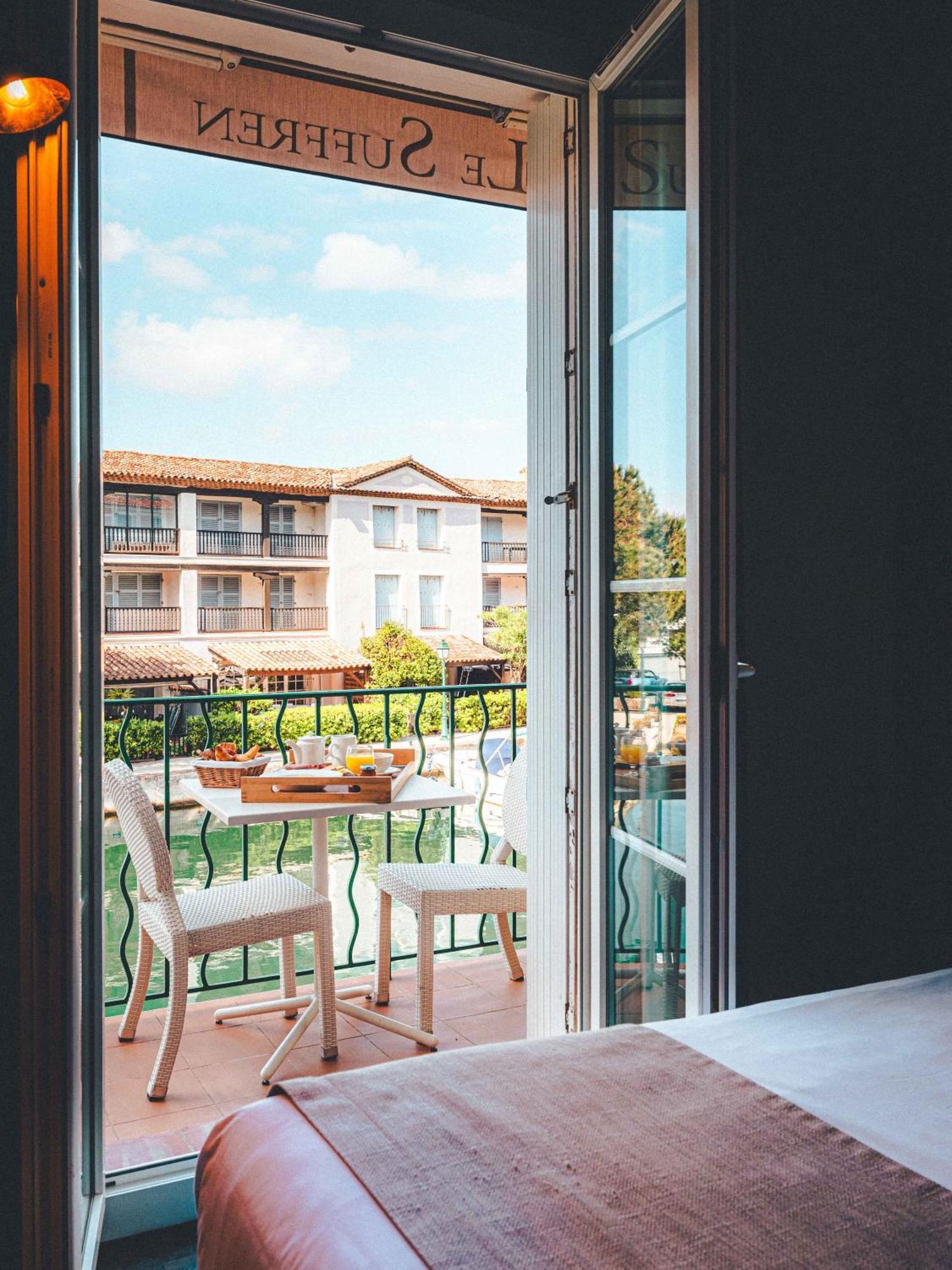 Le Suffren Hotel Grimaud Bagian luar foto