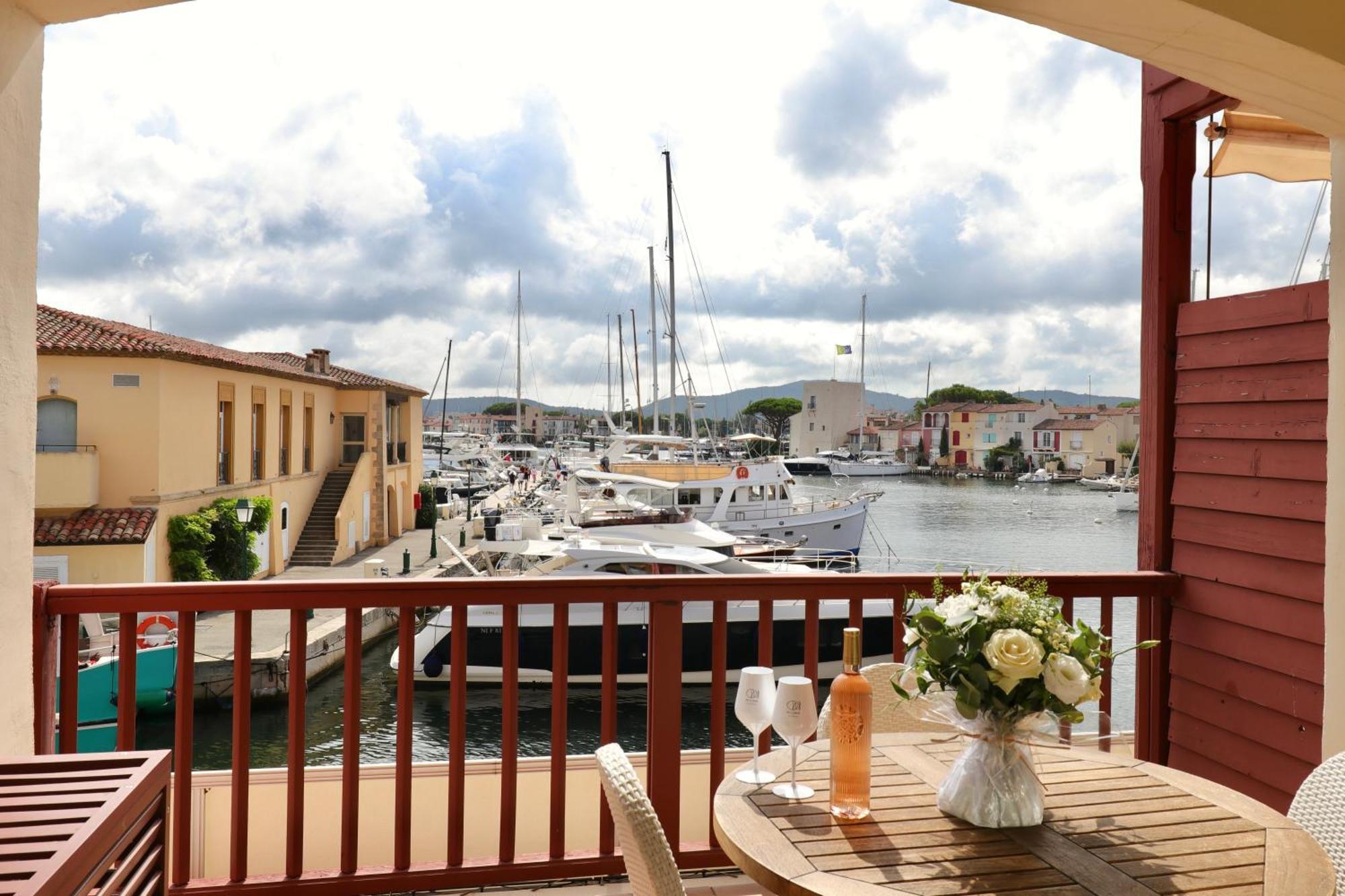 Le Suffren Hotel Grimaud Bagian luar foto