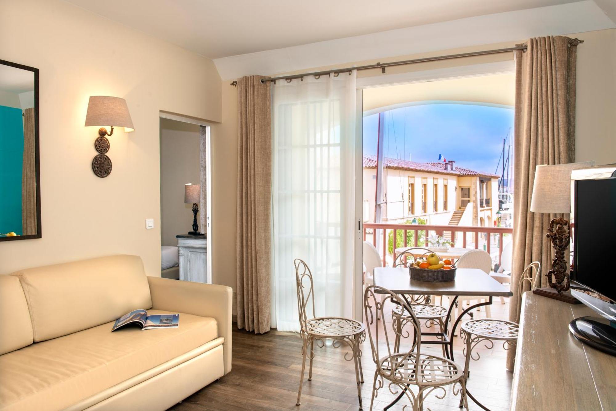 Le Suffren Hotel Grimaud Bagian luar foto