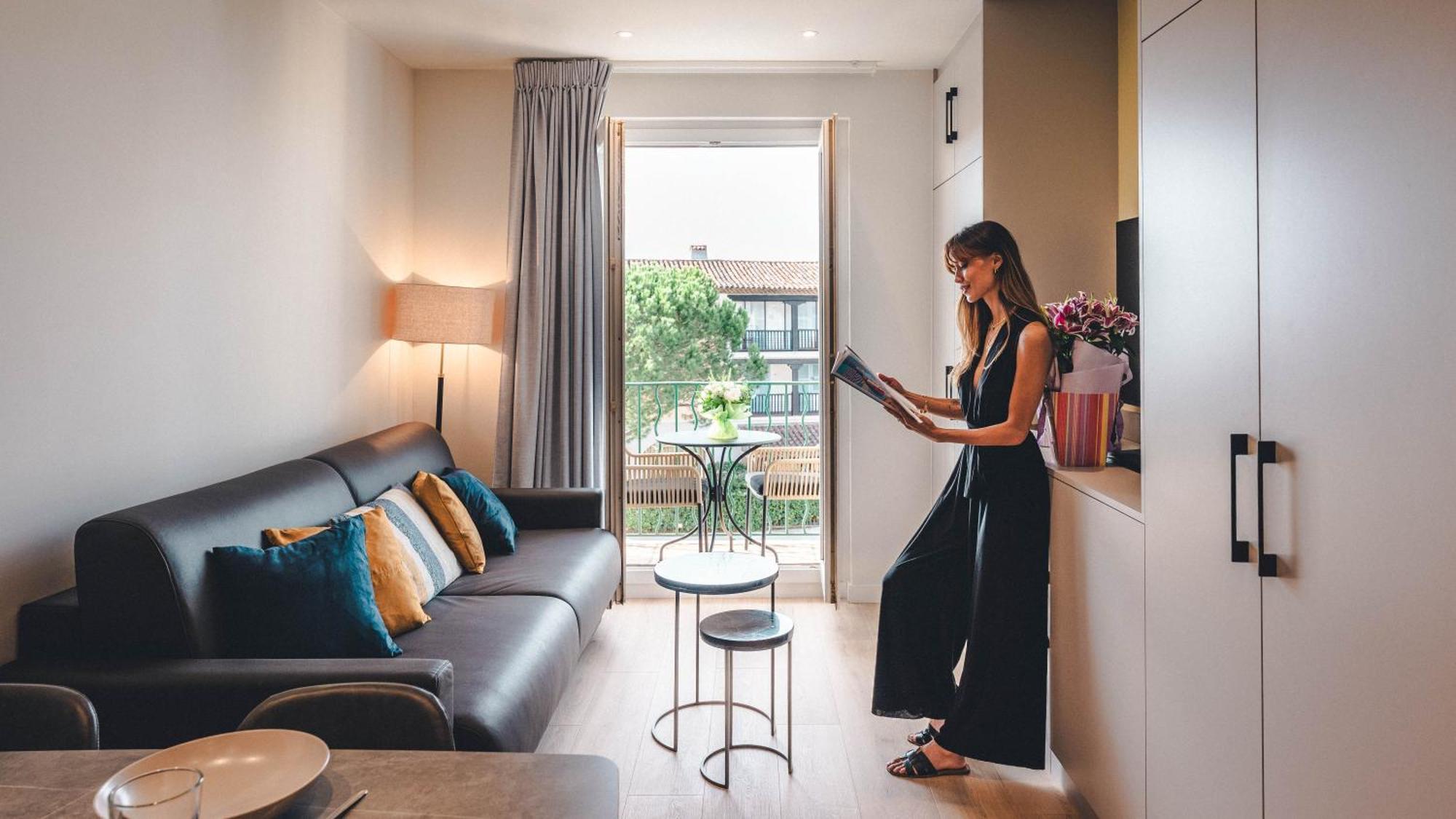 Le Suffren Hotel Grimaud Bagian luar foto