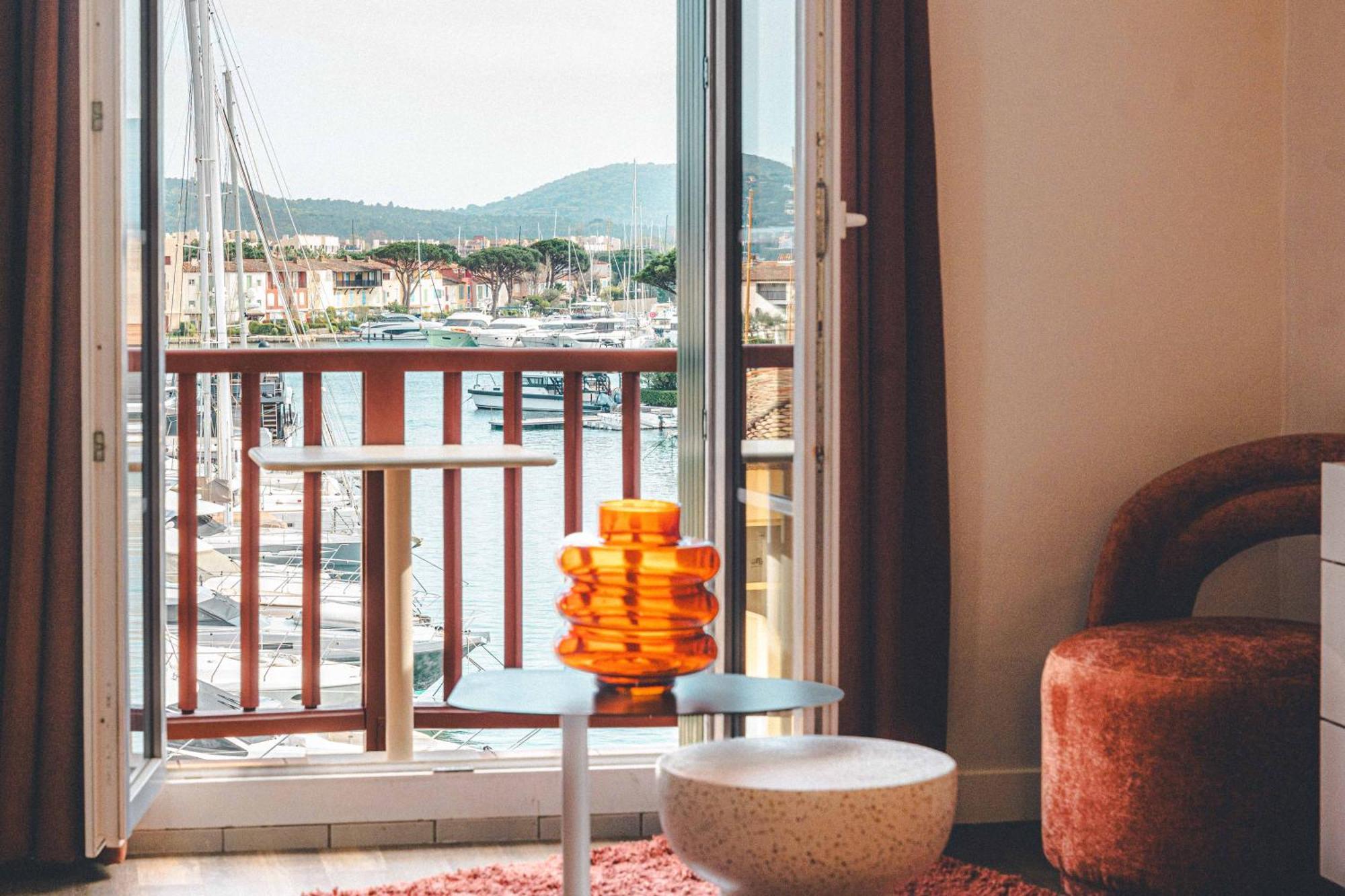Le Suffren Hotel Grimaud Bagian luar foto