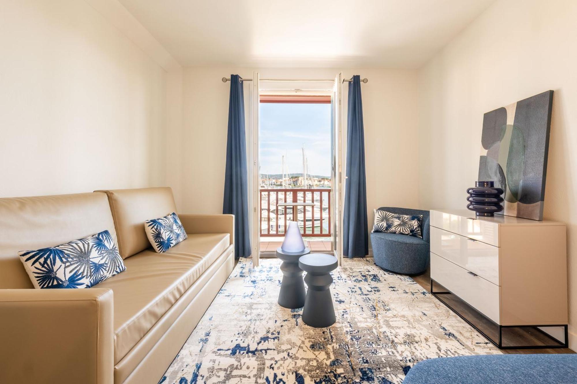 Le Suffren Hotel Grimaud Bagian luar foto